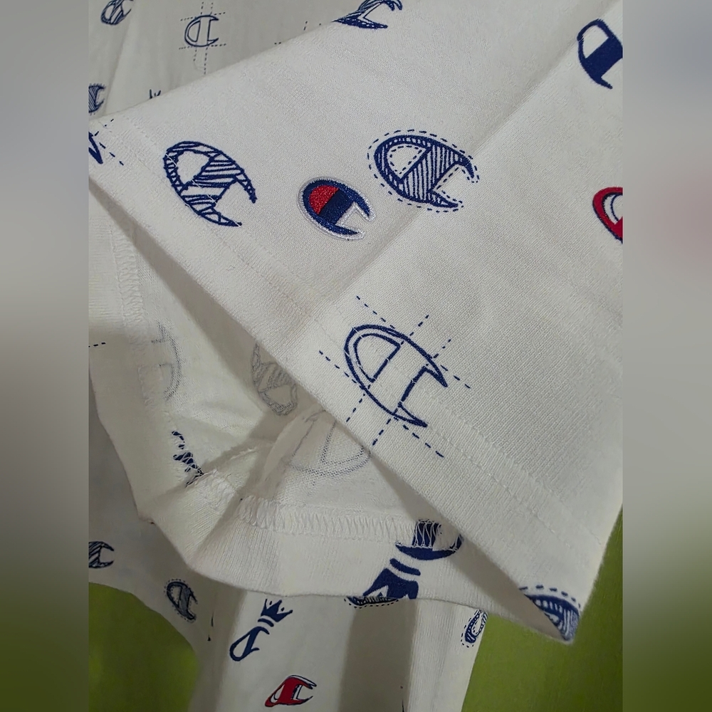 Champion Graphic Logo Cropped T-shirt - Picture 6 of 11